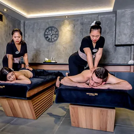 Ramada By Wyndham Center Otel