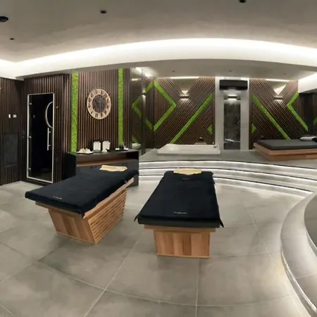 Ramada By Wyndham Center Szálloda
