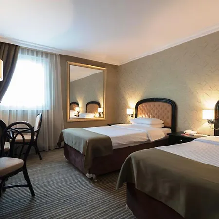 Ramada By Wyndham Center 4* Szófia