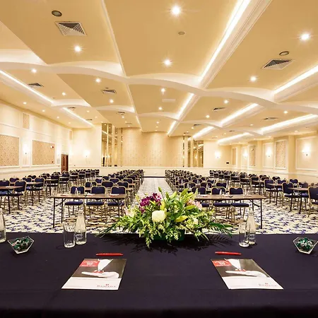 Ramada By Wyndham Center 4* Szófia