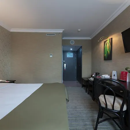 Ramada By Wyndham Center 4*