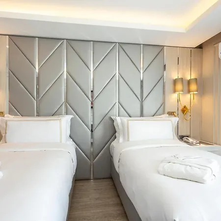 Ramada By Wyndham Center Szófia