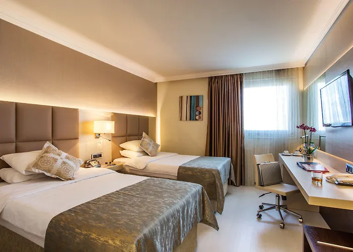 Ramada By Wyndham Center 4* София