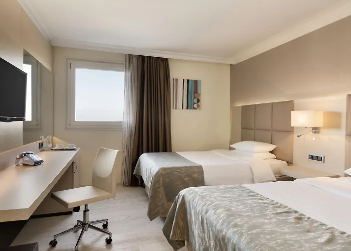 Ramada By Wyndham Center Хотел София