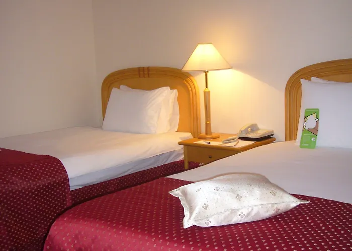 Ramada By Wyndham Center