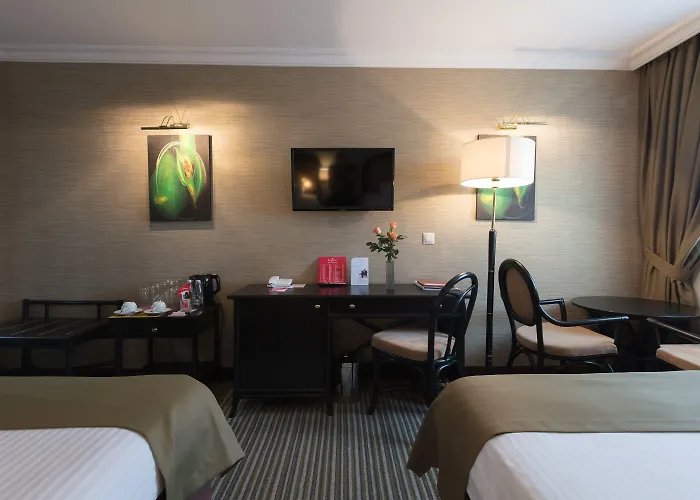 Ramada By Wyndham Center 4*