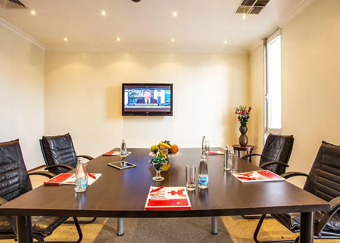 Ramada By Wyndham Center 4* София