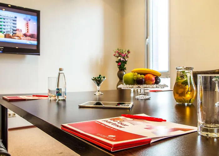 Ramada By Wyndham Center מלון סופיה