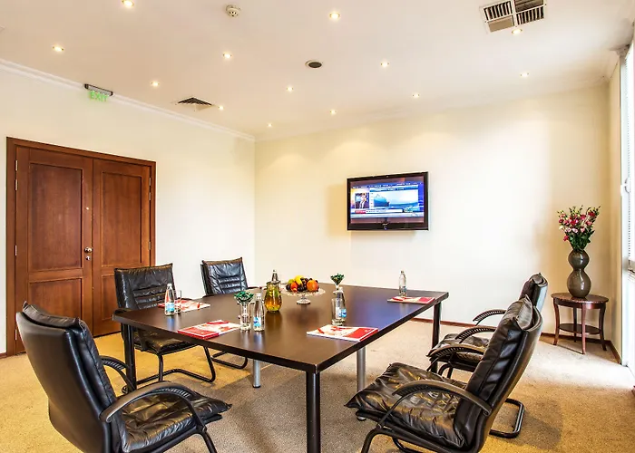 Ramada By Wyndham Center סופיה