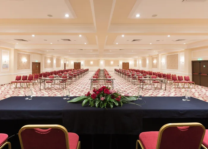 Ramada By Wyndham Center סופיה