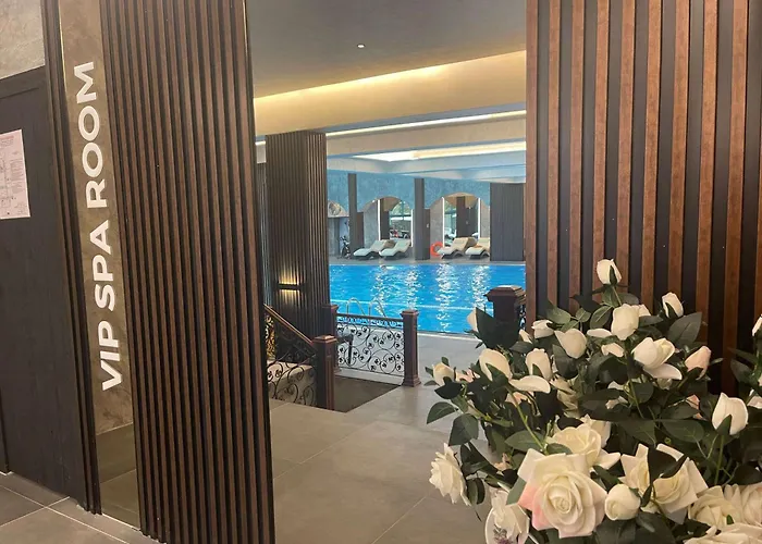 Ramada By Wyndham Center 4*