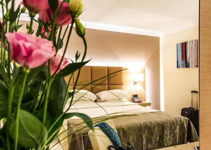 Хотел Ramada By Wyndham Center 4*