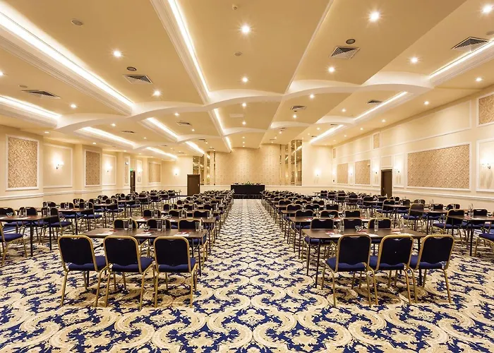 Хотел Ramada By Wyndham Center София