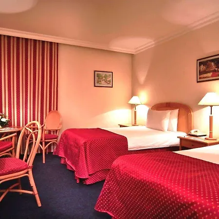 Ramada By Wyndham Center