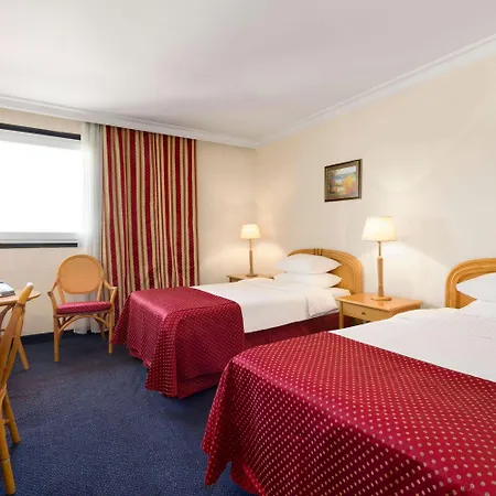 Ramada By Wyndham Center Hotel 4*