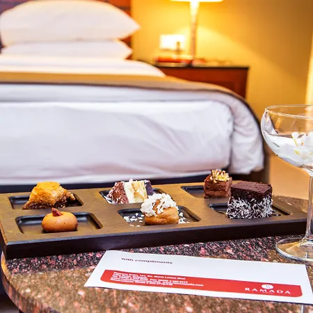 Hotell Ramada By Wyndham Center