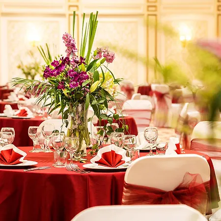 Hotell Ramada By Wyndham Center