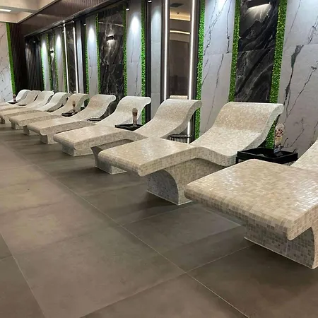 Ramada By Wyndham Center Hotell