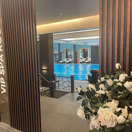 Ramada By Wyndham Center Hotel 4*