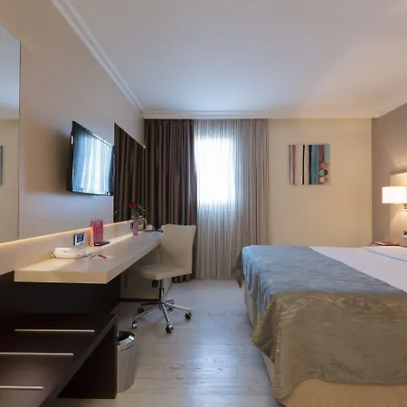 Hotel Ramada By Wyndham Center Sofia