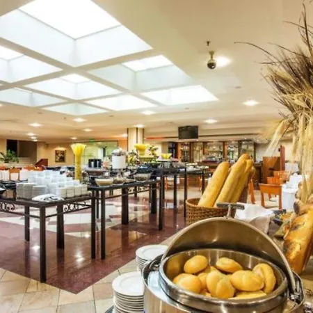 Ramada By Wyndham Center 4*