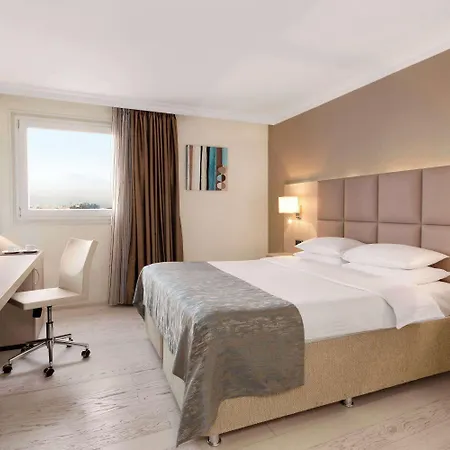 호텔 Ramada By Wyndham Center 4*