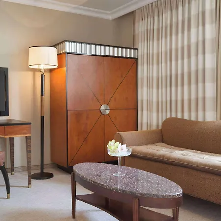 Ramada By Wyndham Center 4* 소피아