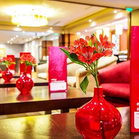 Ramada By Wyndham Center 4*