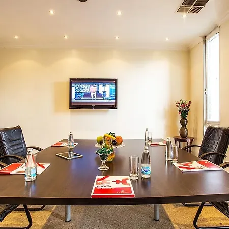Hotell Ramada By Wyndham Center