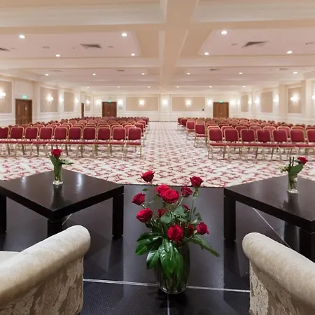 Ramada By Wyndham Center 4*