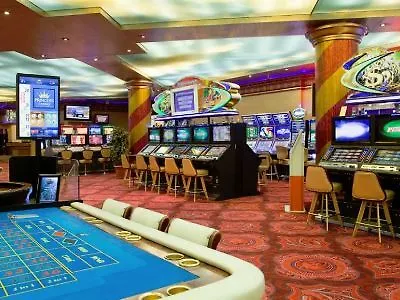Ramada By Wyndham Center Hotell