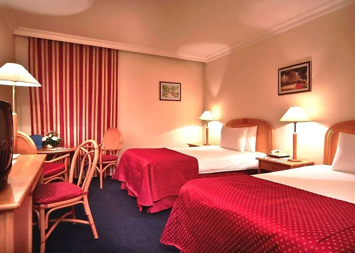 Ramada By Wyndham Center