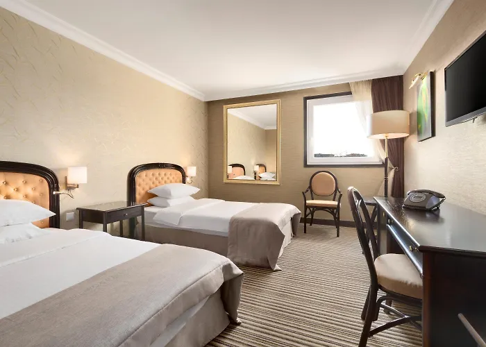 Ramada By Wyndham Center Hotel Sófia