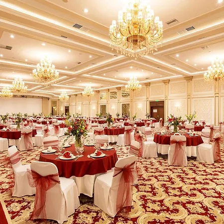 Ramada By Wyndham Center