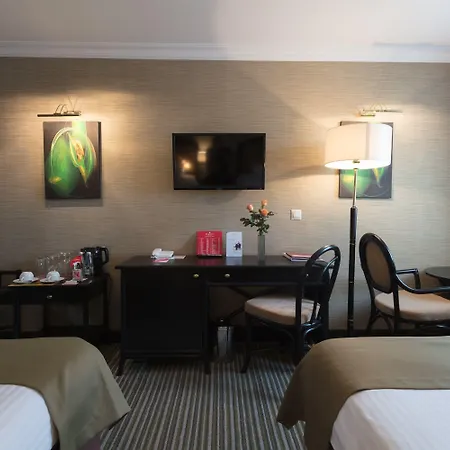 Ramada By Wyndham Center 4*