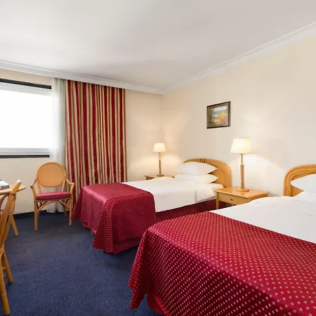 Ramada By Wyndham Center 4*