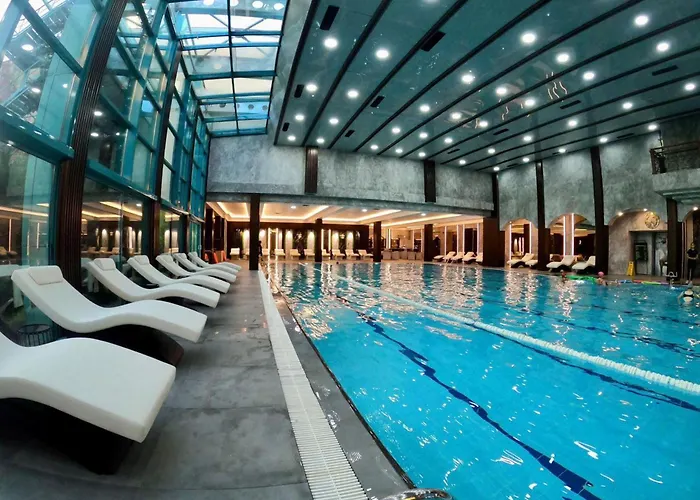 Ramada By Wyndham Center Ξενοδοχείο 4*