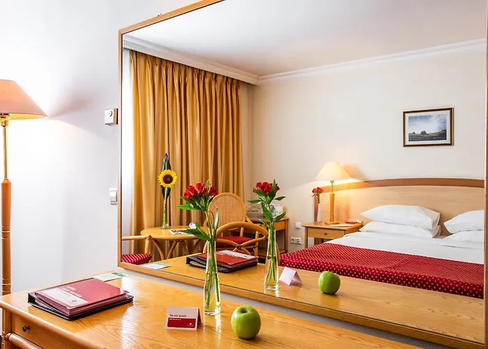 Ramada By Wyndham Center Ξενοδοχείο 4*
