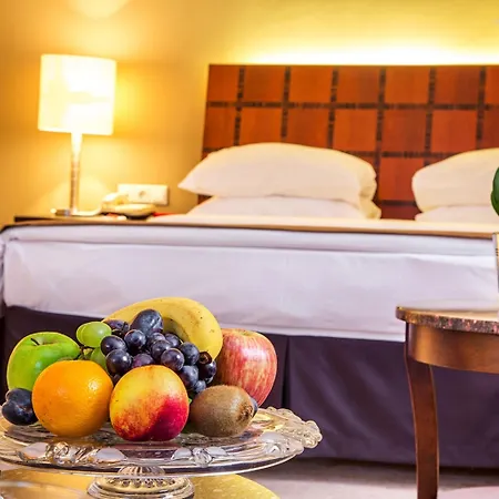 Ramada By Wyndham Center