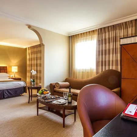 Ramada By Wyndham Center 4* ソフィア