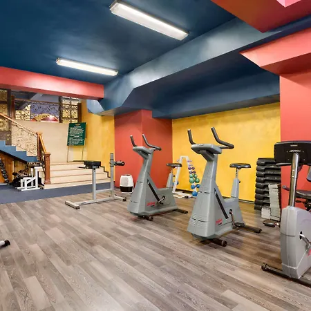 Ramada By Wyndham Center 4* Szófia