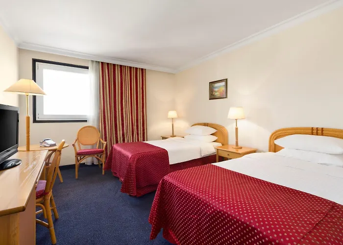 Ramada By Wyndham Center 4*