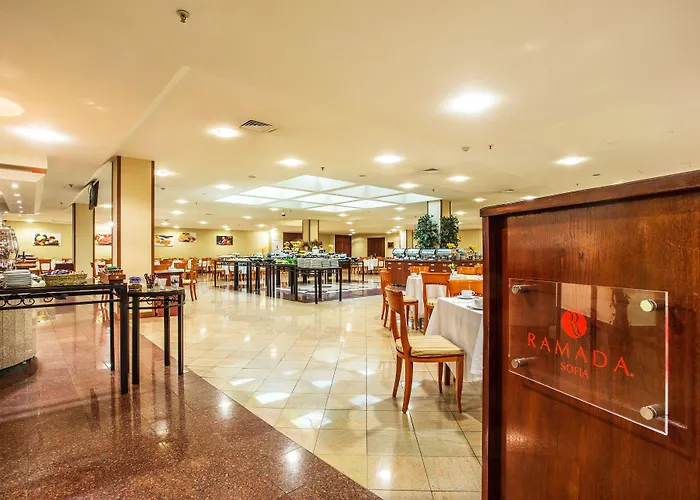 Ramada By Wyndham Center Hotel Sófia